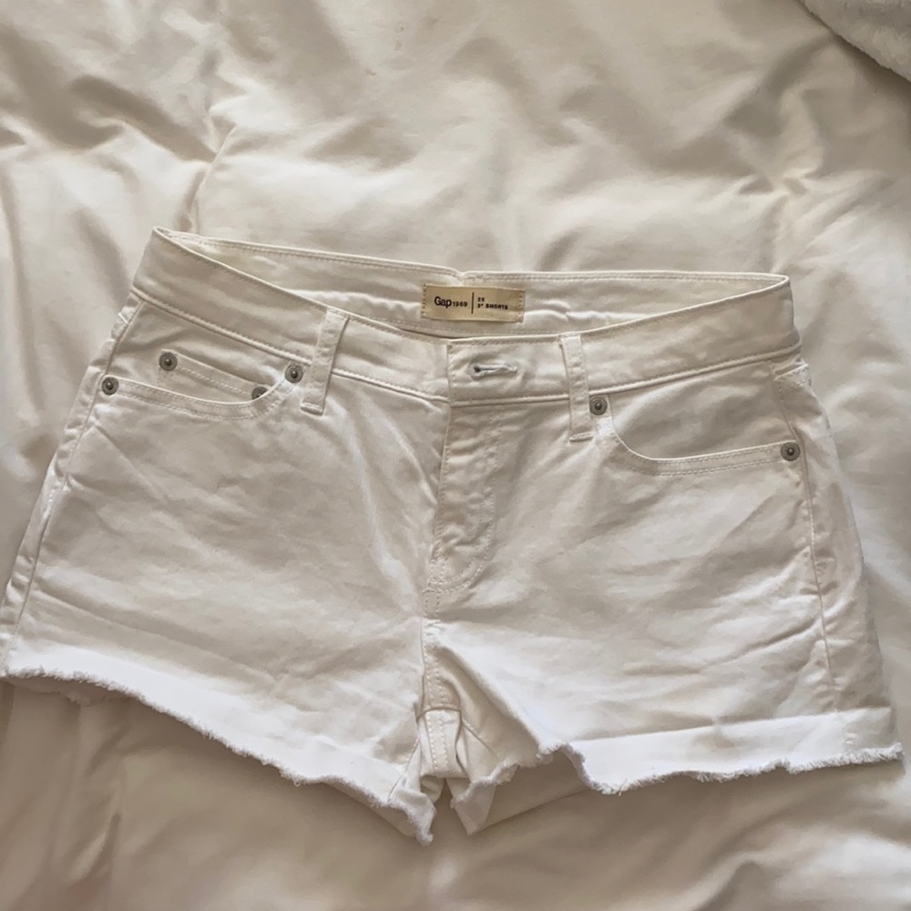 Gap shorts